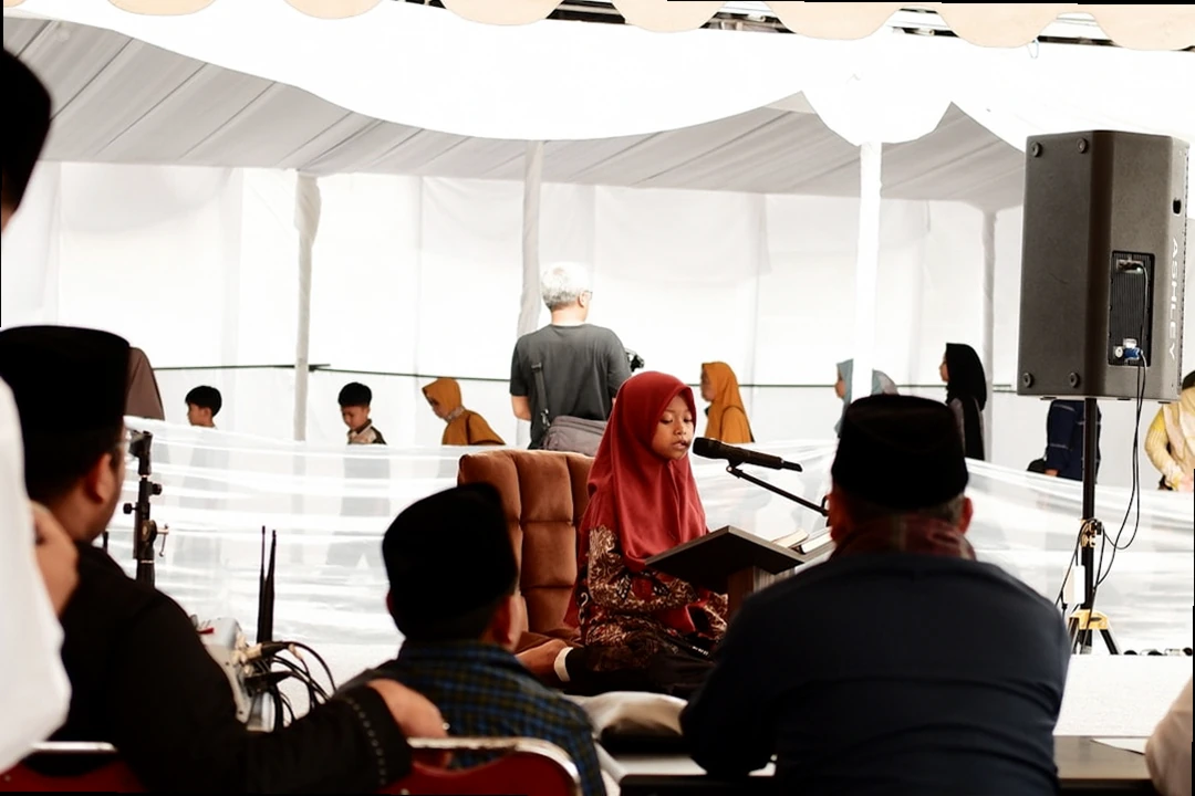 국민내일배움카드로 훈련에 참여하는 사람들 모습